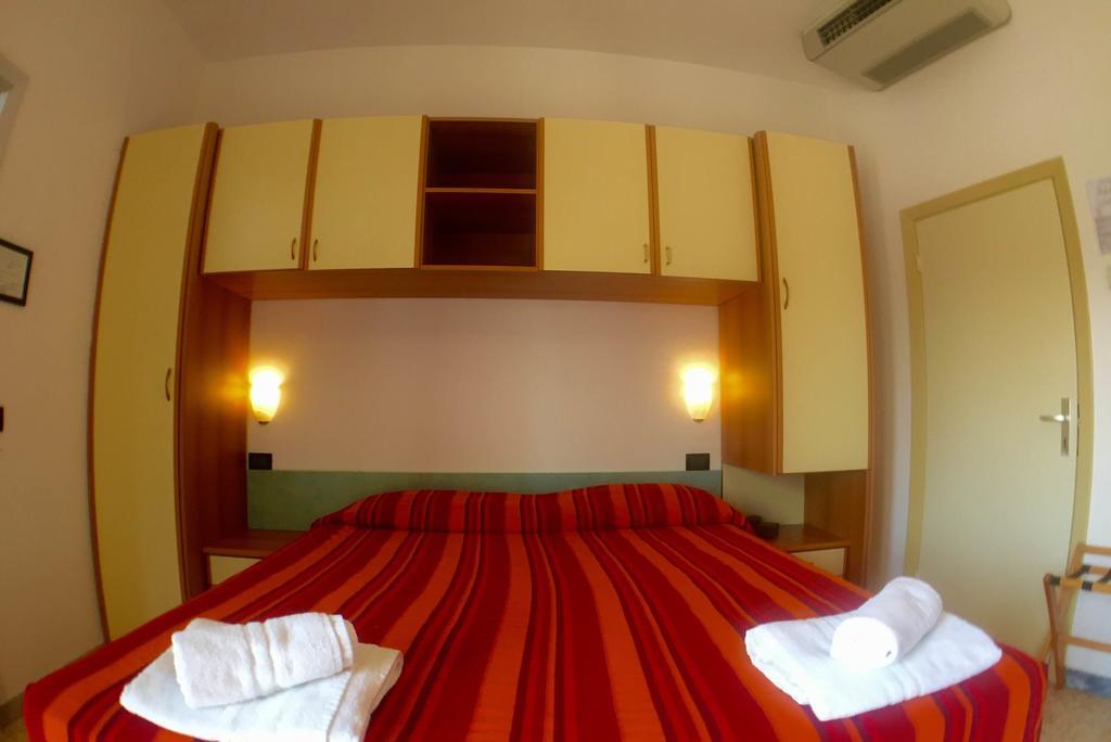 Hotel Mehari Riccione Kamer foto