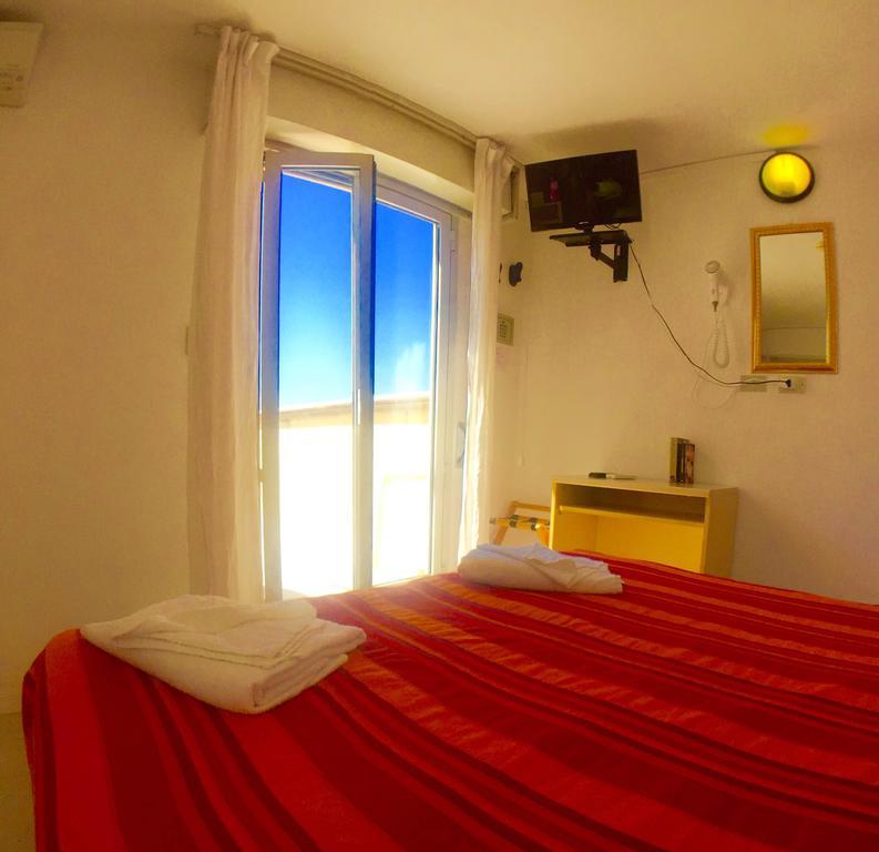 Hotel Mehari Riccione Buitenkant foto