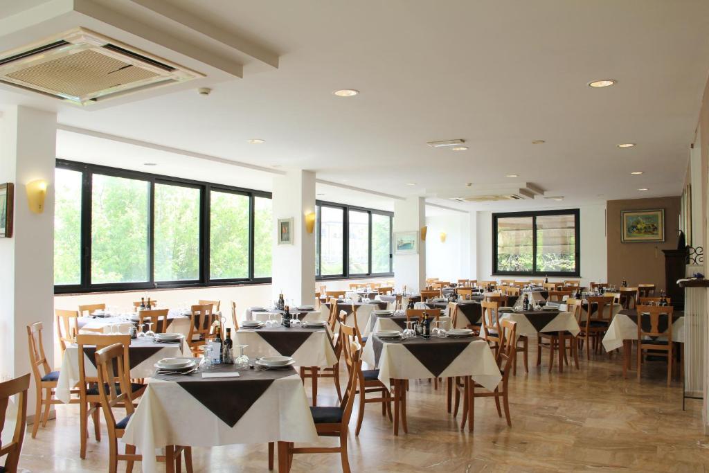 Hotel Mehari Riccione Buitenkant foto