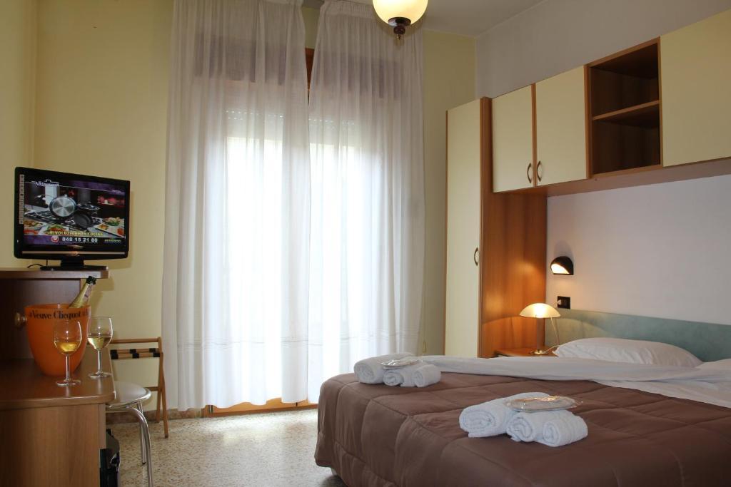 Hotel Mehari Riccione Buitenkant foto